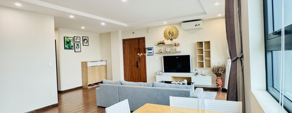 Tổng quan căn này gồm 2 PN, bán chung cư vị trí đặt tọa lạc ngay ở Xuân Thủy, Hà Nội, tổng quan căn hộ bao gồm có 2 PN, 2 WC nội thất hiện đại-03