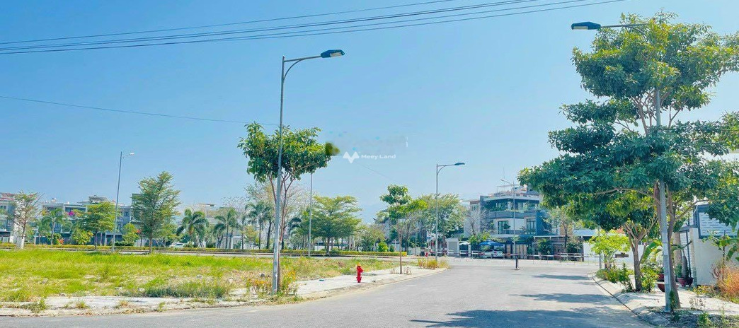 Nằm tại Phùng Hưng, Nha Trang bán đất 5.6 tỷ, hướng Tây - Nam có diện tích thực 200m2