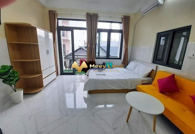 Chung cư 1 phòng ngủ, cho thuê căn hộ vị trí đặt tại trung tâm Quận 5, Hồ Chí Minh, căn này gồm 1 phòng ngủ, 1 WC pháp lý nhanh