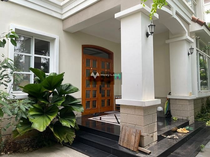 Ngôi nhà có 5 phòng ngủ, bán biệt thự diện tích tiêu chuẩn 399m2 bán ngay với giá thỏa thuận từ 70 triệu vị trí mặt tiền ở Nguyễn Lương Bằng, Quận 7-01