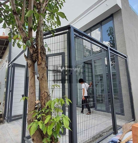 Cần cho thuê nhà ở ngay trên Quận 12, Hồ Chí Minh, giá thuê rẻ bất ngờ 7.7 triệu/tháng có diện tích chung 65m2 không lo ngập nước-01
