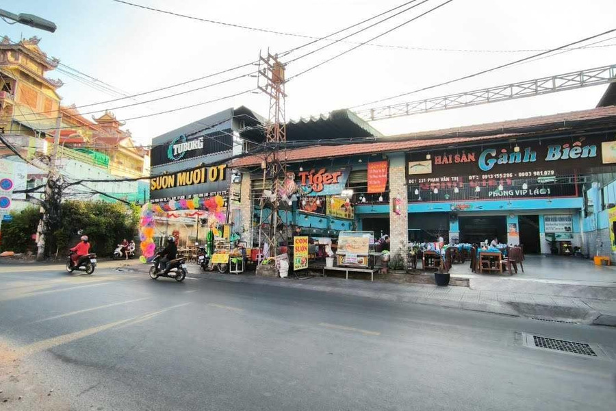Tọa lạc ngay Phan Văn Trị, Hồ Chí Minh, cho thuê nhà, thuê ngay với giá khoảng 205 triệu/tháng diện tích sàn là 600m2 nhà view bao đẹp-01