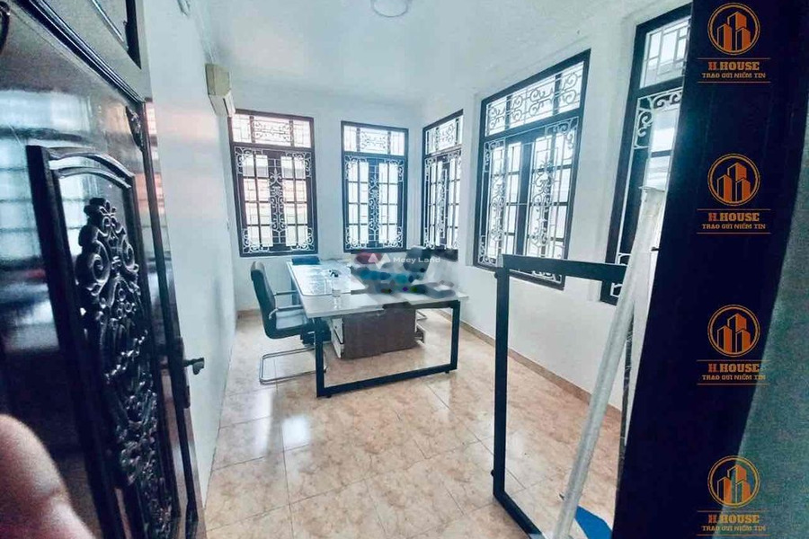 Nhà có 5 PN, cho thuê nhà, thuê ngay với giá thương mại từ 55 triệu/tháng có một diện tích là 136m2 mặt tiền tọa lạc tại Phường 2, Hồ Chí Minh-01