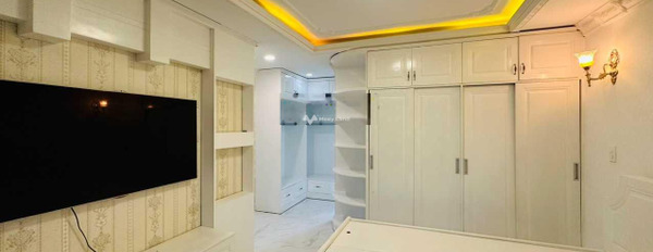 Đầy đủ., cho thuê căn hộ diện tích chung là 120m2 vị trí đặt ngay tại Tôn Dật Tiên, Hồ Chí Minh giá thuê mua ngay 24 triệu/tháng-03