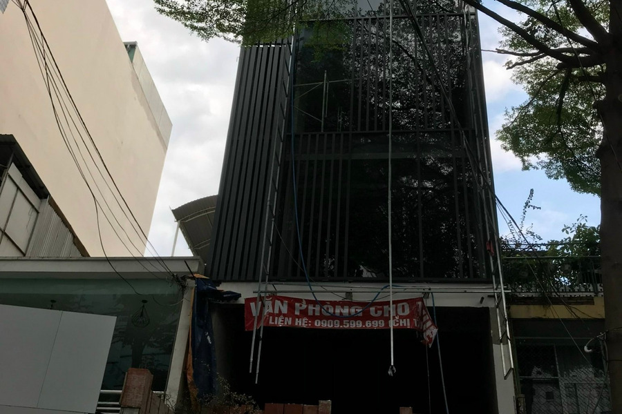 Cho thuê tòa nhà giá rẻ khu văn phòng Etown Cộng Hòa, Phường 13, Tân Bình. Diện tích 130m2, giá 60 triệu/tháng-01