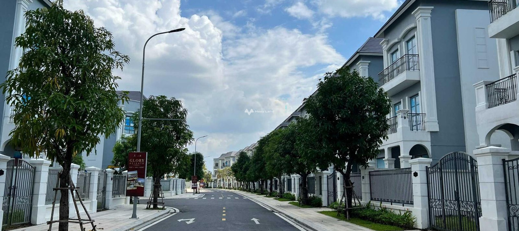 Có diện tích tổng là 200m2, bán biệt thự tọa lạc ở Nguyễn Xiển, Hồ Chí Minh giao thông thuận lợi