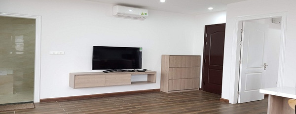 Cho thuê căn hộ dịch vụ tại Tô Ngọc Vân, Tây Hồ, 60m2, 1 ngủ, ban công, đầy đủ nội thất mới hiện đại-03