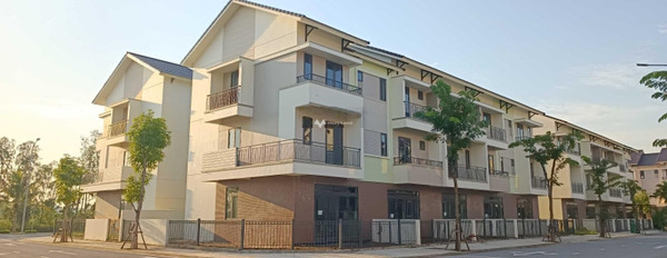 Centa City, bán biệt thự gần Hữu Nghị, Từ Sơn diện tích tầm trung 135m2, hướng Nam, tổng quan trong căn nhà gồm 4 phòng ngủ-02