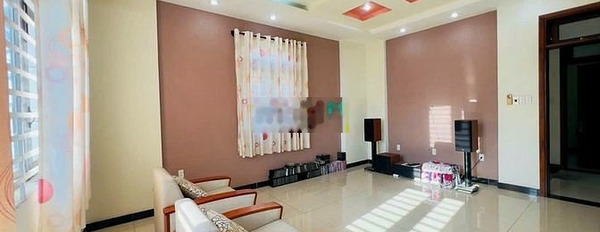 Hạ 2.2 tỷ: BIỆT THỰ 200m2 Bà Điểm, hẻm Nguyễn Thị Sóc Gần Chợ Bà Điểm -03