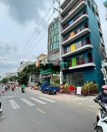 Vị trí tại Quận 1, Hồ Chí Minh cho thuê nhà giá thuê liền từ 50 triệu/tháng, trong căn này có 6 PN, 6 WC