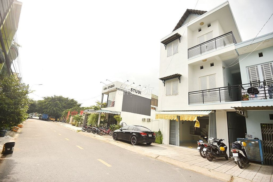 Nhà này gồm có 3 PN, cho thuê nhà ở diện tích thực là 54m2 giá thuê hữu nghị chỉ 9 triệu/tháng mặt tiền tọa lạc trên Mỹ Phước, An Giang-01