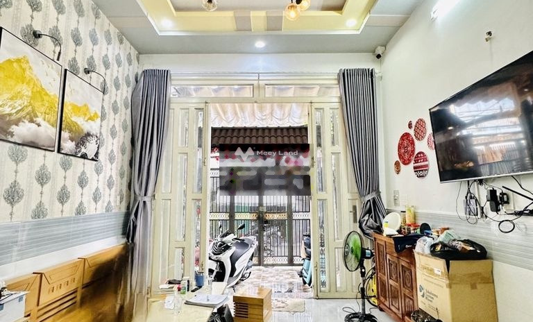 Nhà gồm 4 phòng ngủ, bán nhà ở có diện tích chính 80m2 bán ngay với giá giao lưu chỉ 7.5 tỷ mặt tiền nằm ngay trên An Lạc, Bình Tân