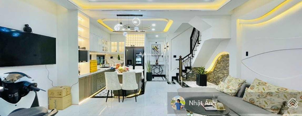 Bán nhà bán ngay với giá từ 13 tỷ có diện tích rộng 82m2 trong Phú Nhuận, Hồ Chí Minh-02