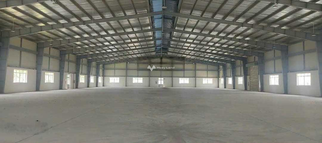 Vị trí thuận lợi tọa lạc ở An Phước, Long Thành cho thuê kho bãi 2400m2 thuê ngay với giá mềm chỉ 307.2 triệu/tháng vị trí trung tâm