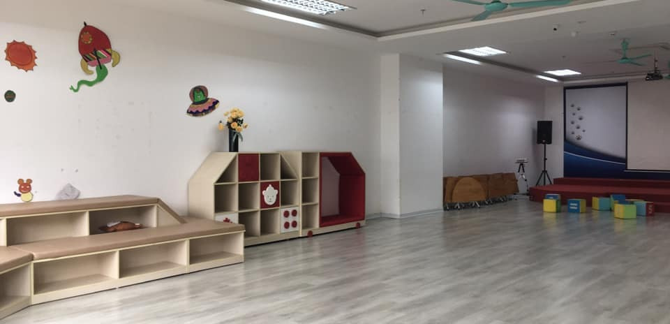 Văn phòng Vương Thừa Vũ 110m2, chia sẵn 2 phòng, không gian lô góc thoáng mát, cho thuê quá rẻ