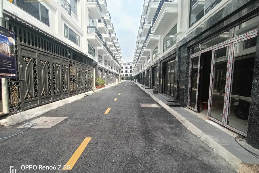 Nhà phố thương mại tại Hà Huy Giáp, Quận 12, 3,5 tầng, sổ hồng riêng công chứng trong ngày-01