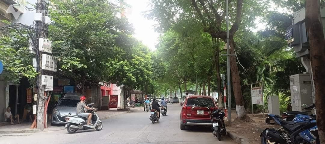 Mặt phố Nguyễn Đình Hoàn, Cầu Giấy 99m2, mặt tiền 7,3m giá 28,5 tỷ