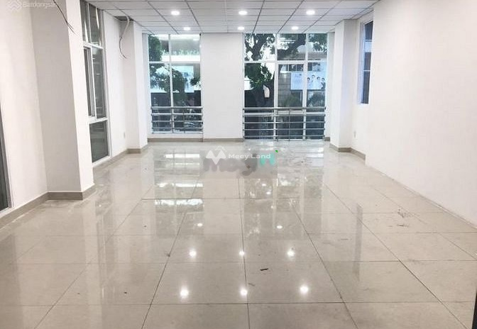 Thuê ngay với giá êm chỉ 180 triệu/tháng cho thuê sàn văn phòng vị trí mặt tiền tọa lạc ở Nguyễn Trọng Tuyển, Phường 15 diện tích 1000m2