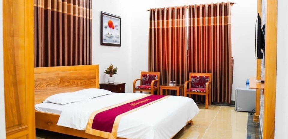 Bán gấp khách sạn 35 phòng mặt tiền Nguyễn Hiền cách biển Bãi Sau 50m