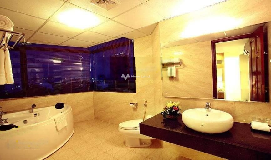 Nhà bao gồm có 85 phòng ngủ bán nhà bán ngay với giá ngạc nhiên 155 tỷ diện tích gồm 345m2 vị trí nằm tại Nguyễn Đình Hoàn, Hà Nội-01