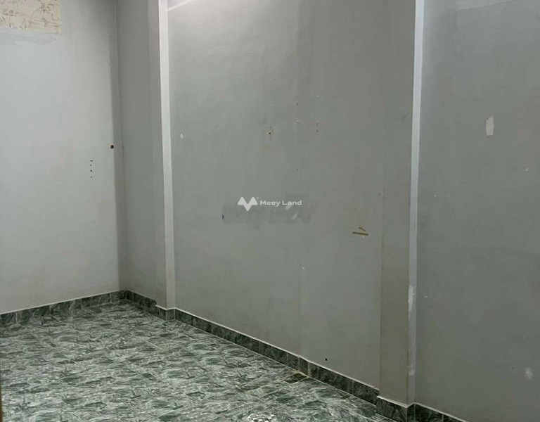 Nhà 3 phòng có sân đậu ô tô Trần Hoàng Na -01