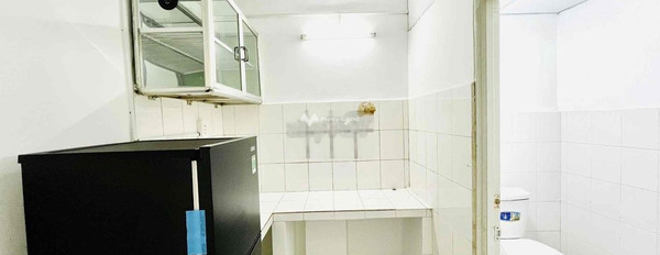 Căn hộ 1 PN, cho thuê căn hộ tọa lạc ngay Nguyễn Thị Minh Khai, Hồ Chí Minh, trong căn hộ này thì có 1 PN, 1 WC tiện ích bao phê-03