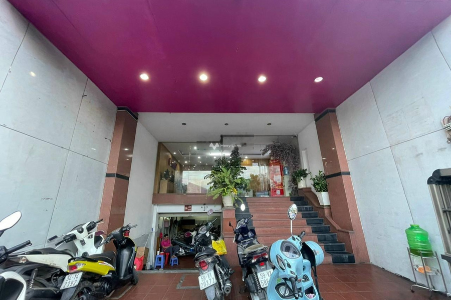 Vị trí hấp dẫn nằm ở Hoàng Văn Thụ, Phường 8 cho thuê nhà giá thuê sang tên chỉ 90 triệu/tháng-01
