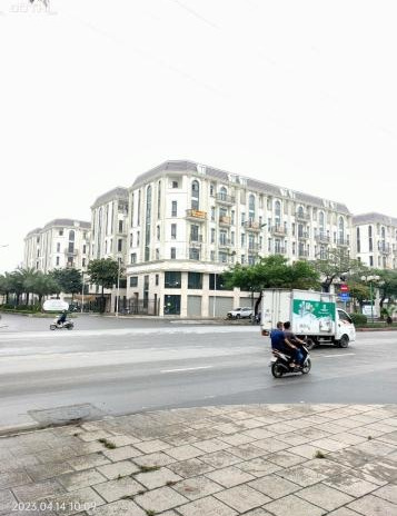 Bán biệt thự vị trí hấp dẫn Hà Đông, Hà Nội. Diện tích 227m2