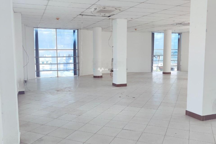 Tọa lạc trên Trần Hưng Đạo, Cần Thơ cho thuê sàn văn phòng có diện tích trung bình 154m2 nội thất đẳng cấp Không nội thất.-01