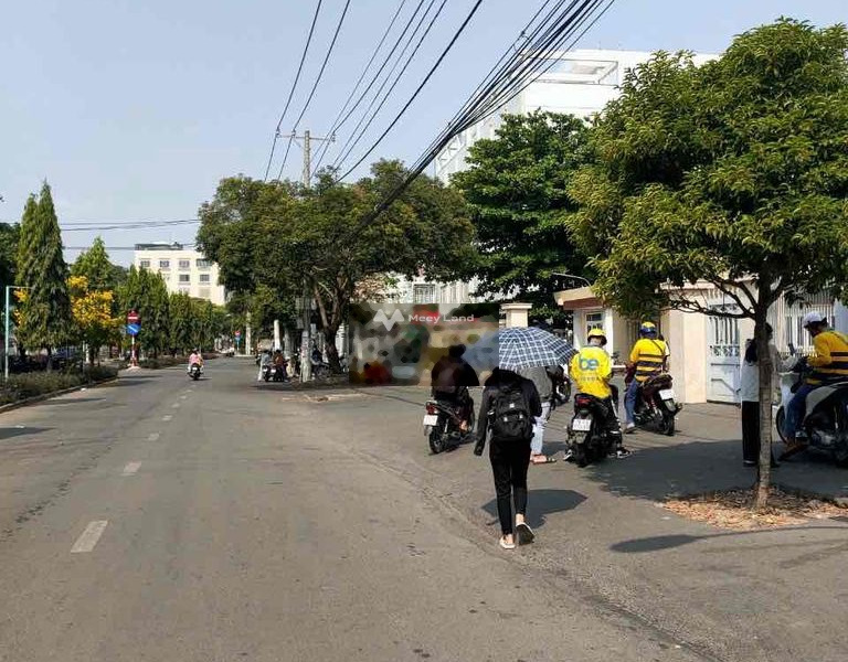 DT 154m2 bán nhà ở vị trí đẹp tọa lạc ngay Phước Bình, Hồ Chí Minh hướng Nam tổng quan nhà này thì có 4 PN 4 WC liên hệ chính chủ-01