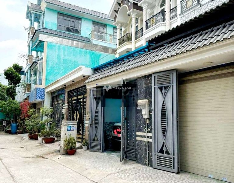 Vị trí đẹp nằm trên Bình Tân, Hồ Chí Minh bán nhà bán ngay với giá bất ngờ chỉ 4.8 tỷ trong căn nhà này gồm 5 PN 5 WC-01
