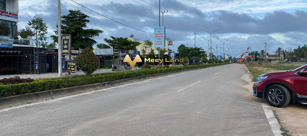 Ngay ở Đường Phan Đình Phùng, Quảng Ngãi bán đất, giá bán hấp dẫn chỉ 1.4 tỷ, hướng Đông Nam dt là 100 m2