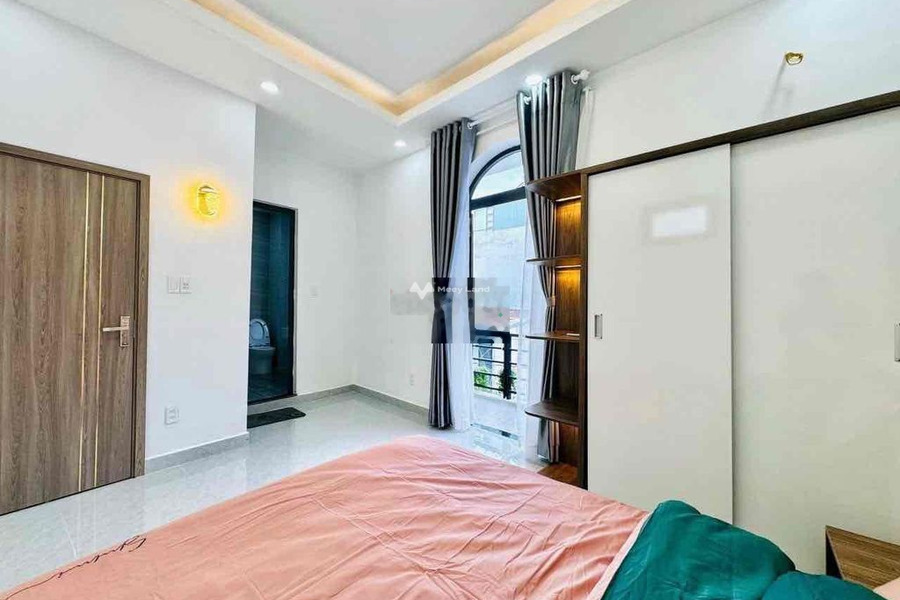 Vị trí thuận lợi tọa lạc ngay Nguyên Hồng, Hồ Chí Minh cho thuê nhà thuê ngay với giá khởi điểm từ 23 triệu/tháng, nhà gồm 3 phòng ngủ-01