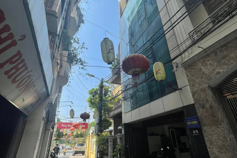 Gara, thang máy, kinh doanh, phố Nguyễn Khang 42m2, mặt tiền 3,5m. Giá 7 tỷ-01