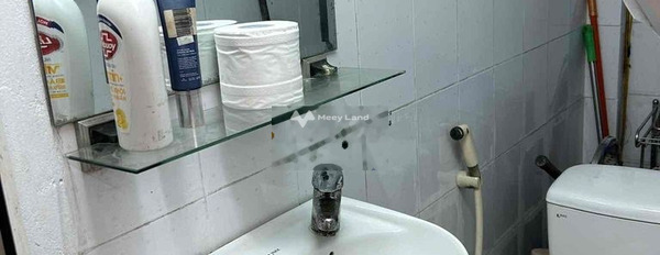 DT 26m2 bán nhà ở vị trí tốt ở Hoàng Hoa Thám, Liễu Giai tổng quan bên trong ngôi nhà 3 PN 1 WC liên hệ ngay để được tư vấn-03