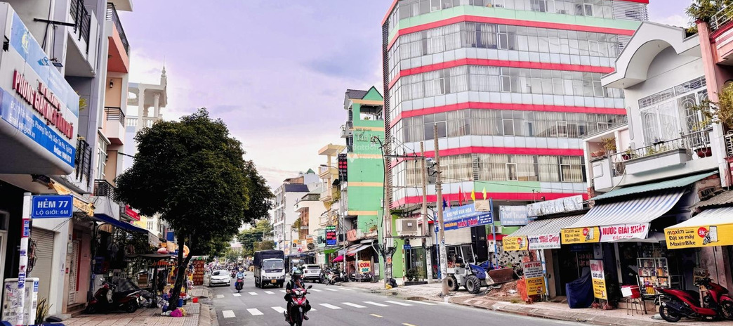 Gần Tân Sơn Nhì, Tân Phú bán nhà bán ngay với giá cực kì tốt chỉ 12.6 tỷ tổng quan bao gồm có 3 PN 3 WC