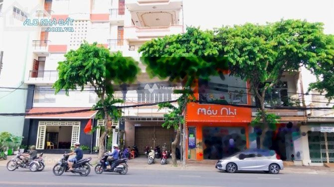 Cho thuê nhà vị trí thuận tiện Lý Tự Trọng, Ninh Kiều, thuê ngay với giá tốt nhất chỉ 70 triệu/tháng diện tích gồm 240m2, nhà này có tổng 8 PN-01