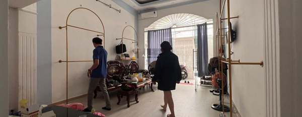 Diện tích cụ thể 67.5m2, cho thuê nhà ở tọa lạc tại Nguyễn Văn Đậu, Hồ Chí Minh, trong nhà nhìn chung bao gồm 2 phòng ngủ, 2 WC ban công view đẹp-02