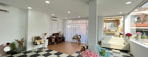 Cần cho thuê nhà ở vị trí nằm trên Thích Quảng Đức, Phú Nhuận, giá thuê mong muốn chỉ 50 triệu/tháng diện tích tổng 105m2 nội thất đầy đủ-02