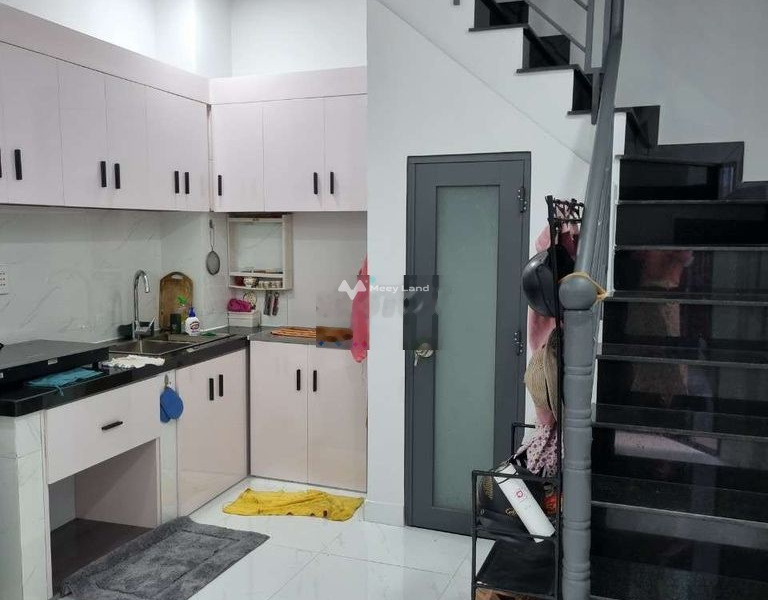 Nhà 1 phòng ngủ, cho thuê nhà, giá thuê cực rẻ chỉ 8 triệu/tháng diện tích chung 21m2 vị trí thuận lợi tọa lạc gần Quận 3, Hồ Chí Minh-01