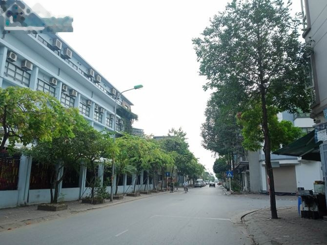 Bán biệt thự vị trí đặt tại Yên Xá, Thanh Trì bán ngay với giá cực sốc 11 tỷ có một diện tích là 100m2, tổng quan gồm có 4 PN-01