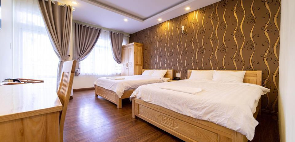 Cần bán khách sạn 25 phòng, đường Trần Qúy Cáp. P. Thắng Tam.