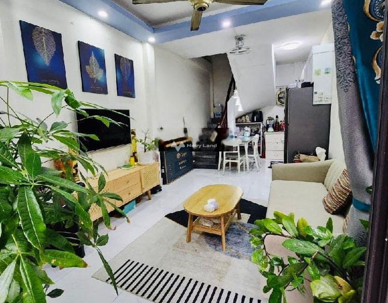 Nhà có 4 PN bán nhà ở diện tích gồm 35m2 bán ngay với giá tốt chỉ 3.2 tỷ vị trí mặt tiền gần Lĩnh Nam, Hà Nội-01