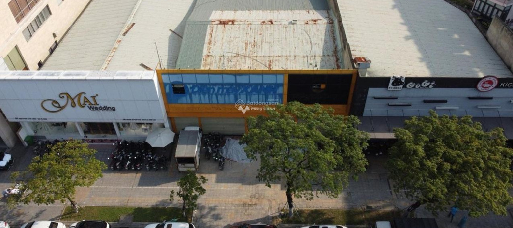Cho thuê nhà vị trí đặt gần Nguyễn Văn Linh, Đà Nẵng, thuê ngay với giá cực tốt từ 135 triệu/tháng có diện tích tổng là 300m2