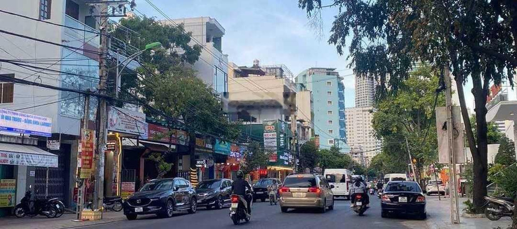 Bán nhà đất mặt tiền ngang 12m đường Nguyễn Thiện Thuật, phố Tây - Nha Trang 
