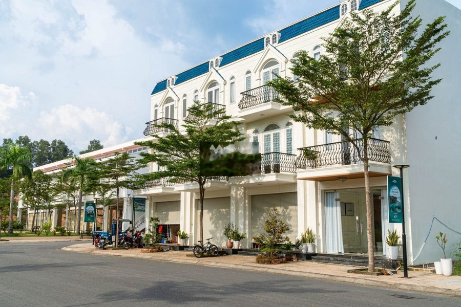 Ở Nguyễn Hữu Cảnh, Uyên Hưng bán chung cư giá bán đặc biệt chỉ 5 tỷ, hướng Đông, ngôi căn hộ có tất cả 4 phòng ngủ, 4 WC thuận tiện đi lại-01