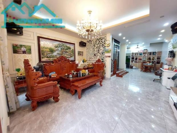 Nhà có 5 phòng ngủ bán nhà ở có diện tích chung là 108m2 bán ngay với giá rẻ bất ngờ chỉ 16.8 tỷ vị trí đẹp tọa lạc ngay tại Lâm Du, Long Biên-01
