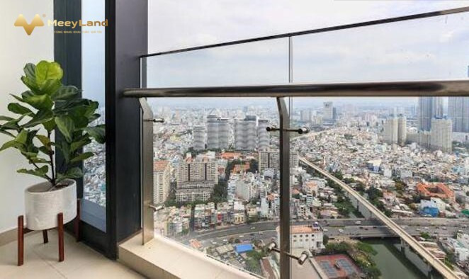 Cho thuê căn hộ Vinhomes Golden River thuộc tầng cao, tháp The Aqua 2, diện tích 68.2m2 gồm 2 phòng-01