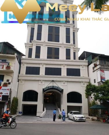 Tại thua lỗ bán nhà diện tích chuẩn 168m2 vào ở luôn giá bất ngờ 128 tỷ vị trí mặt tiền nằm tại Quận Hoàn Kiếm, Hà Nội tổng quan nhà 30 phòng ngủ vào ...