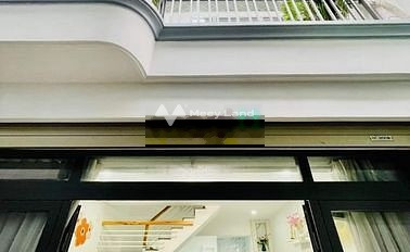 Trong nhà tổng quan có 2 PN bán nhà bán ngay với giá cực êm chỉ 3.98 tỷ có diện tích chung 40m2 vị trí đẹp tọa lạc ngay Phạm Văn Bạch, Phường 15-02